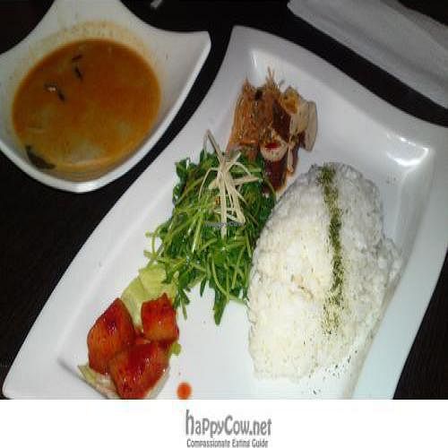 Coconut (faux) chicken curry at Fēng Wèi Tíng 豐味亭 in Taipei