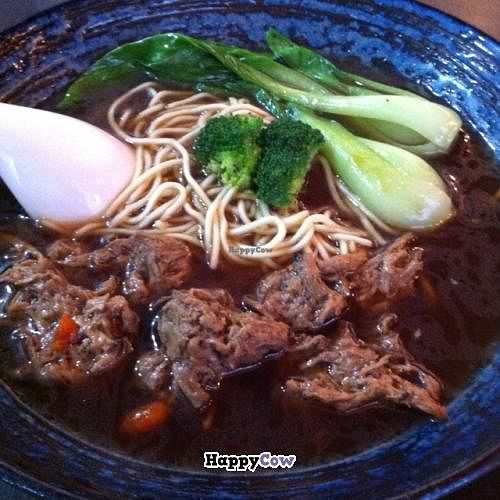 noodle soup at Fēng Wèi Tíng 豐味亭 in Taipei