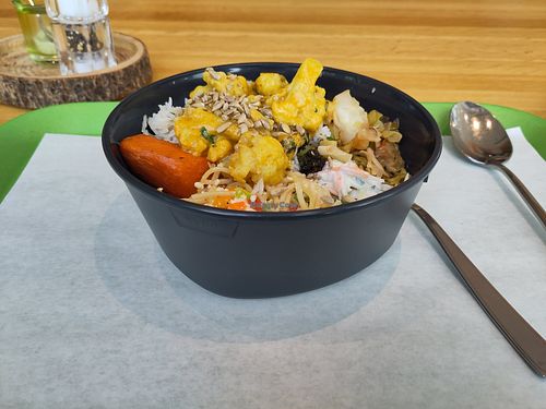 My full Bowl at Grüns in Berlin