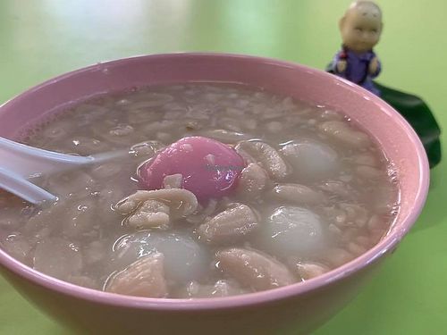 Handmade Ah Ballings with  peanut soup
Photo by Henry Lau at 75 Ah Balling Peanut Soup 花生汤圆 - Beach Road in Central Singapore