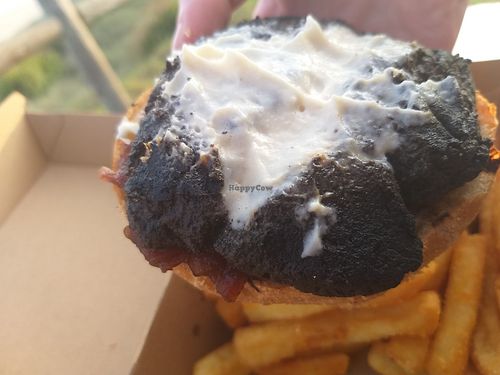 Worst burger ever. Do not shop here at Moe's in Fairy Meadows