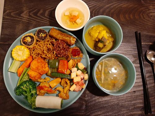 strangely nice food at Vegito in Hanoi