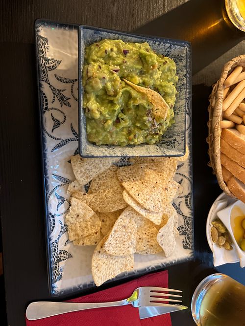 vegan guacamole and nachos  at El Gastronauta  in Malaga