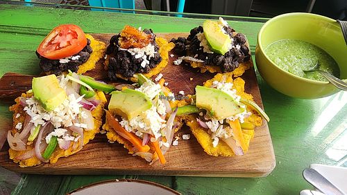 patacones verduras con salsa guasacaca. execelente at Bienmesabe in Sucre