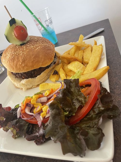 Vegan burger at Fat Cats Bar in Albufeira