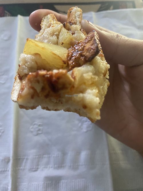 Couldn’t Wait - Vegan BBQ Chicken Pizza 🍕   at Pizzeria Halt in Modesto