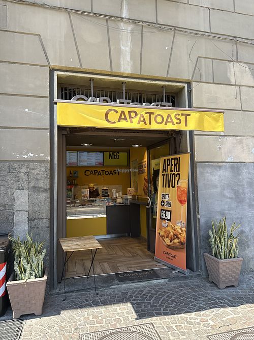 Outsidee  at Capatoast - Municipio in Naples