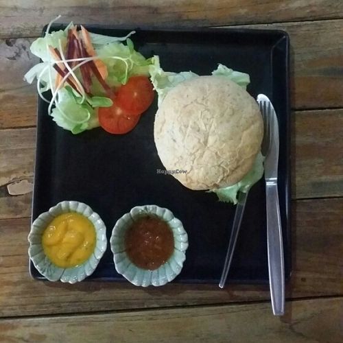 vegi​burger ฿110 + avocado ฿20 at Juicy4U in Chiang Mai