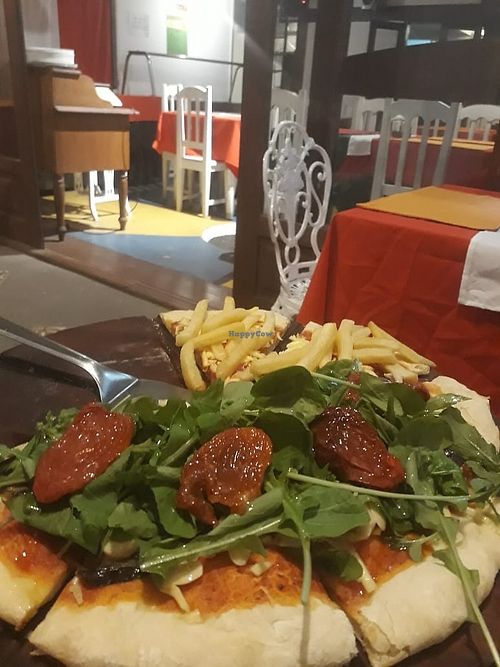 Pizza del chef vegana at samsara restaurant in Buzios