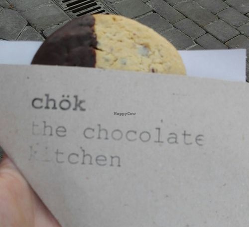 Vegan cookie at Chök in 
