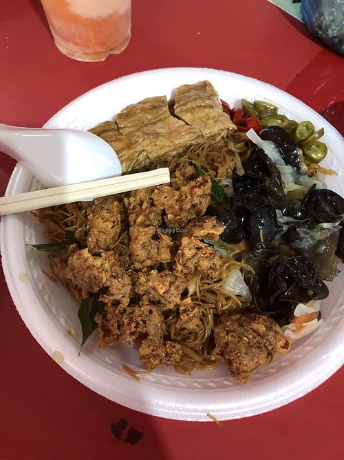 Bee hoon with 3 dishes $3.20 at Travelers Palm Vegetarian in Central Singapore
