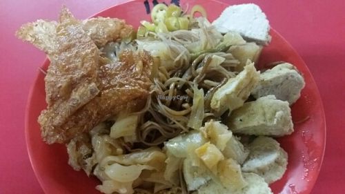 Vermicelli with mock goose and cabbage  at Hao Xiang Ju Cooked Food 好香居熟食 in Central Singapore