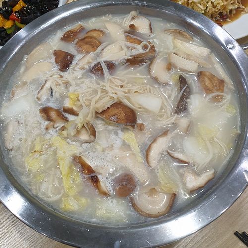 Combo Mushroom with long soup at Yuan Yuan Vegetarian Delight in Underwood
