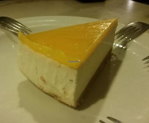 vegan cheesecake at Govindas - Odenplan in Stockholm