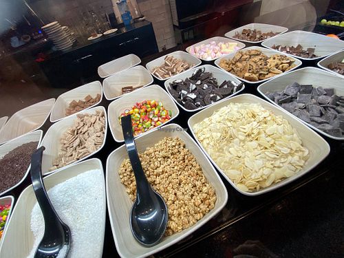 toppings at Sunnysu in Dortmund