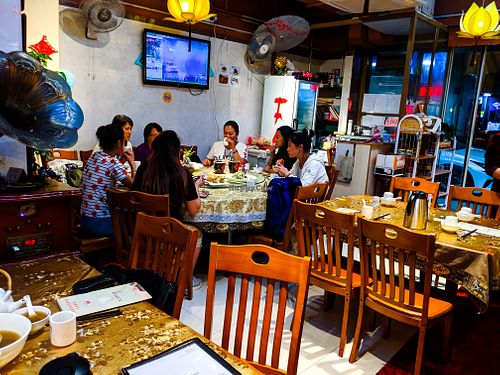 Inside of 敬一素食健康私房菜 (Jingyi Vegetarian Healthy Private Kitchen) at Jingyi Vegetarian 敬一素食健康私房菜 in Kowloon