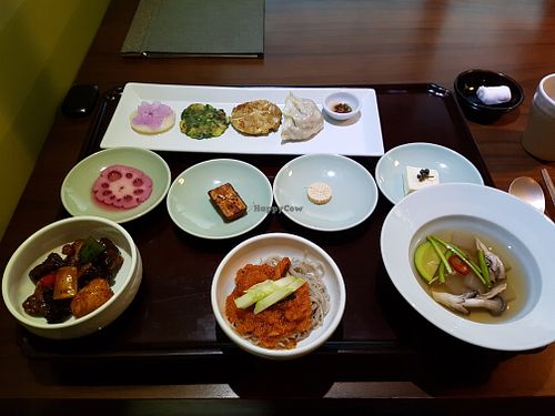 Main dishes at Balwoo Gongyang - 발우공양 in Seoul