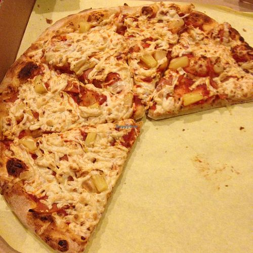 Hawaii  at Cruzer Pizza in Los Angeles