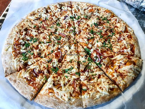 BBQ Chicken at Cruzer Pizza in Los Angeles