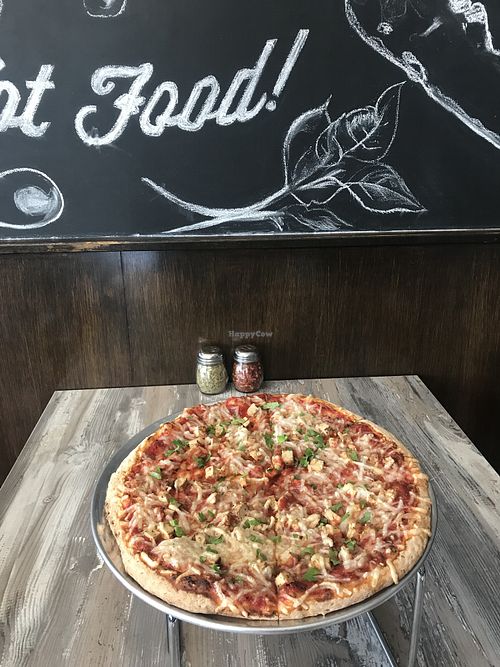 Friends Not Food! at Cruzer Pizza in Los Angeles