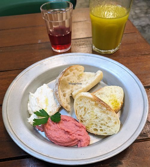 Houmous appetiser, served as the starter part of the Saturday meal deal at Pratada  in Sao Paulo