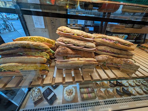 Grab a sandwich at Land & Monkeys - Beaumarchais in Paris