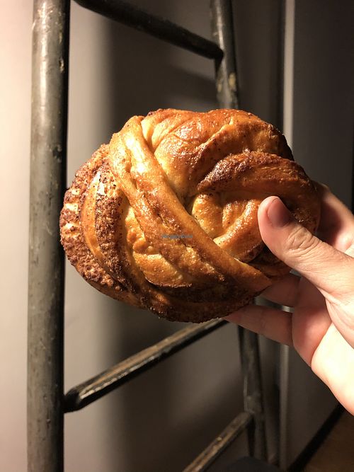 Cinnabun at Land & Monkeys - Beaumarchais in Paris