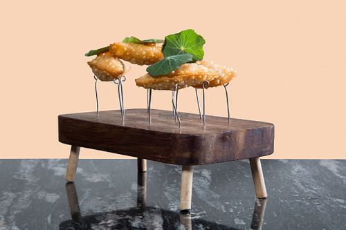 Empanadilla de Kimchi con emulsión probiótica y capuchinas at Virens in Barcelona