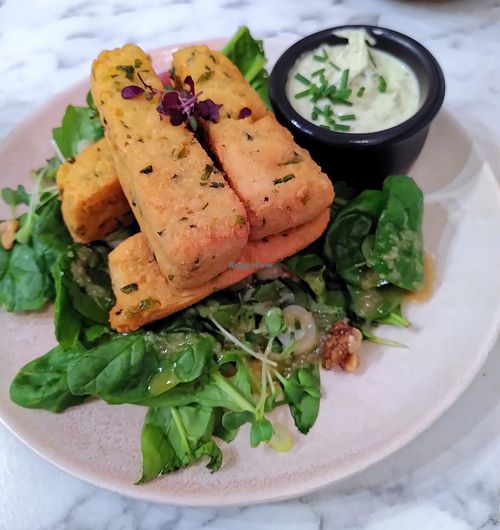 Panisses aux herbes et mayo maison at Urban Greener in Paris