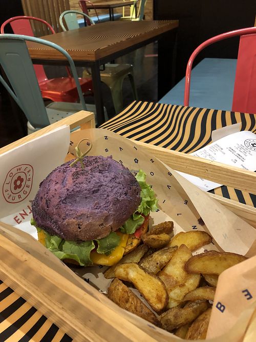 Burger  at Flower Burger in Rome