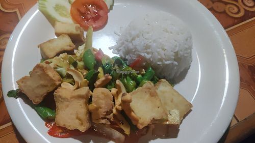 Simple tofu stir fry at Cafe Del Mar in Prachuap Khiri Khan