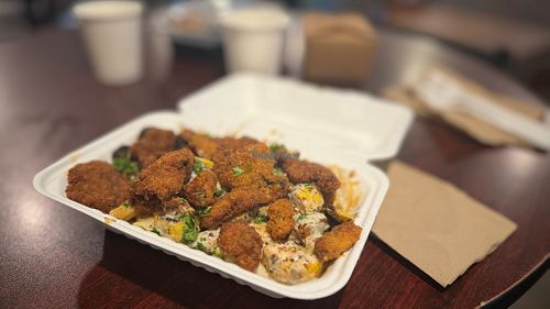 Ra Pasta
$16.00
Smoked jackfruit, grilled veggies, simmered in coconut milk based serve on a bed of penne noodles topped with crispy oyster mushrooms. at I-tal Garden in New Orleans