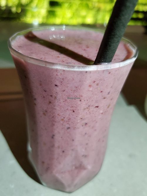 Berry smoothie at Mudra in Buenos Aires