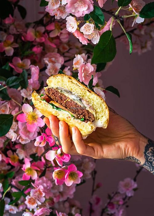 Erpingham burger at Erpingham House in Brighton