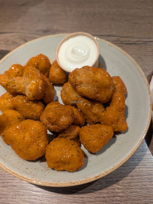 Cauliflower wings at Papa's in Grindavik