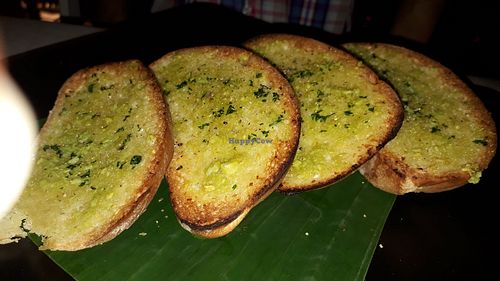 Garlic bread at Locco's Pizza Bar in Koh Phangan