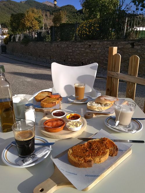 Desayuno at Kerkus Veggie Bar in Montecorto