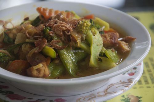 Pineapple Tempeh Curry at Buddha Cafe in Samosir