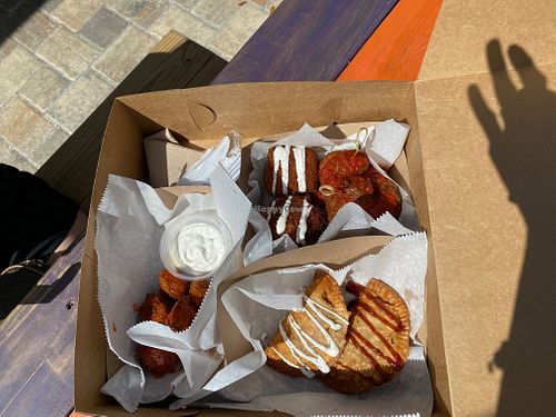 The sample box at Good Mood Food Co in Tampa