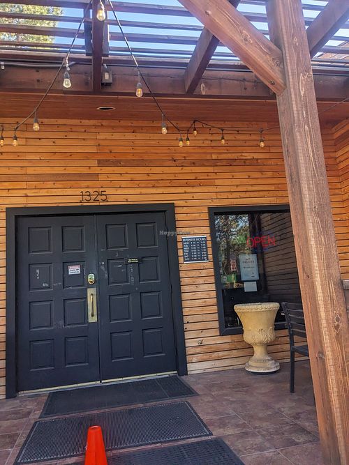 Front entrance and patio at Bangkok Thai in Spokane