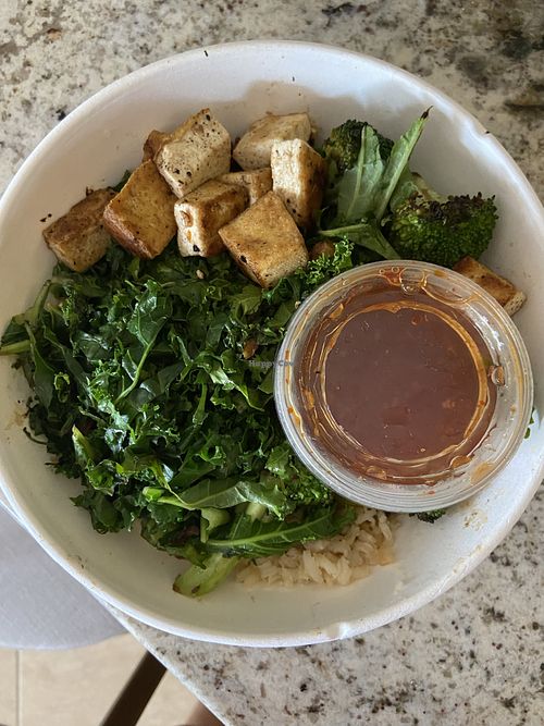 warm bowl w/ brown rice, baby kale, broccoli, chickpeas, tofu, sweet chili sauce #Veganuary at SoFresh - South in Tampa