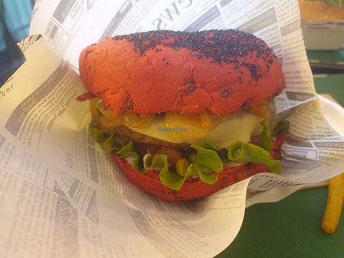 "basic" burger with beet bun was amazing at Zen Wonderland in Sintra