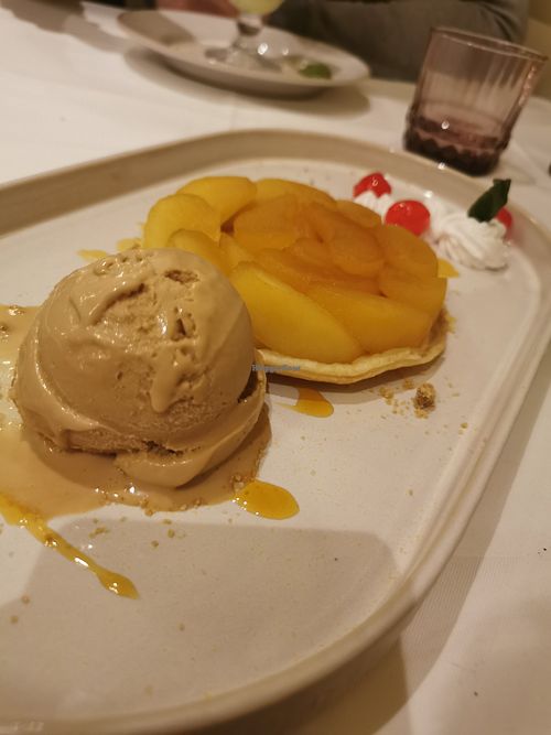 Apfel Tarte at Kornhauskeller in Bern