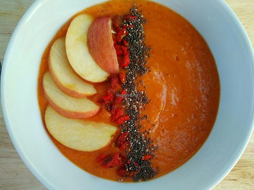 Smoothie bowl. Apple, goji berries💚😁 at Green Queen Cafe  in Mui Ne