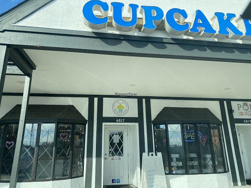 Mmm 😋 delicious vegan cupcakes 🧁  at Mmmm Delicious Cupcakes in New Port Richey