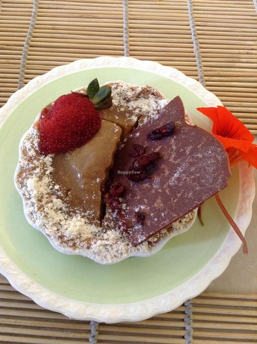 vegan lìmon torta at AlmaZen in Lima