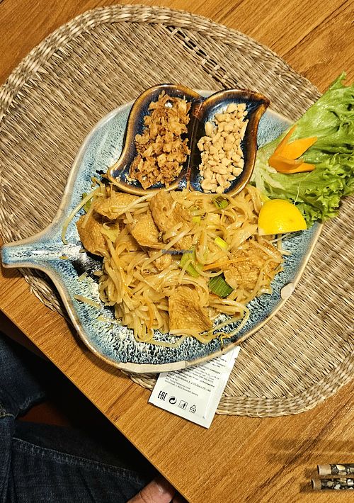 Pad Thai with plant chicken at Quan Que Vietnamese Cuisine in Karlovy Vary