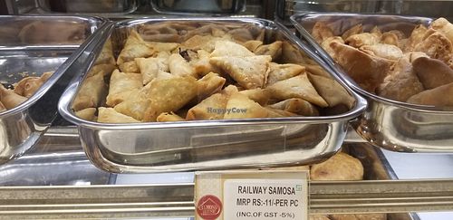 Some of the samosas are vegan. Ask at Almond House - Jubilee Hills in Hyderabad