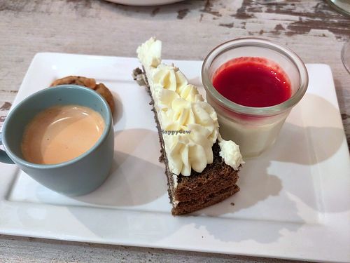 Café gourmand at Vegorilla in Montpellier