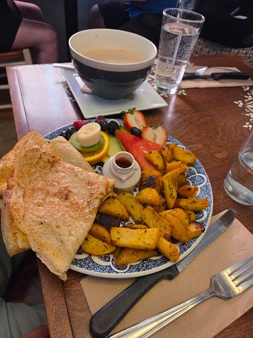 at Cafe Aragon in Sherbrooke